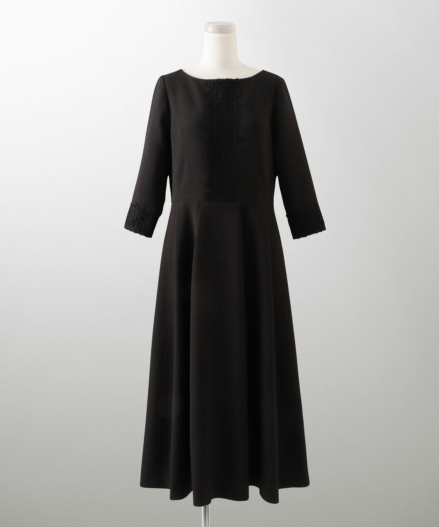 SPRING-SALE レーストリム ダブルクロス ワンピース HUIT 全2色