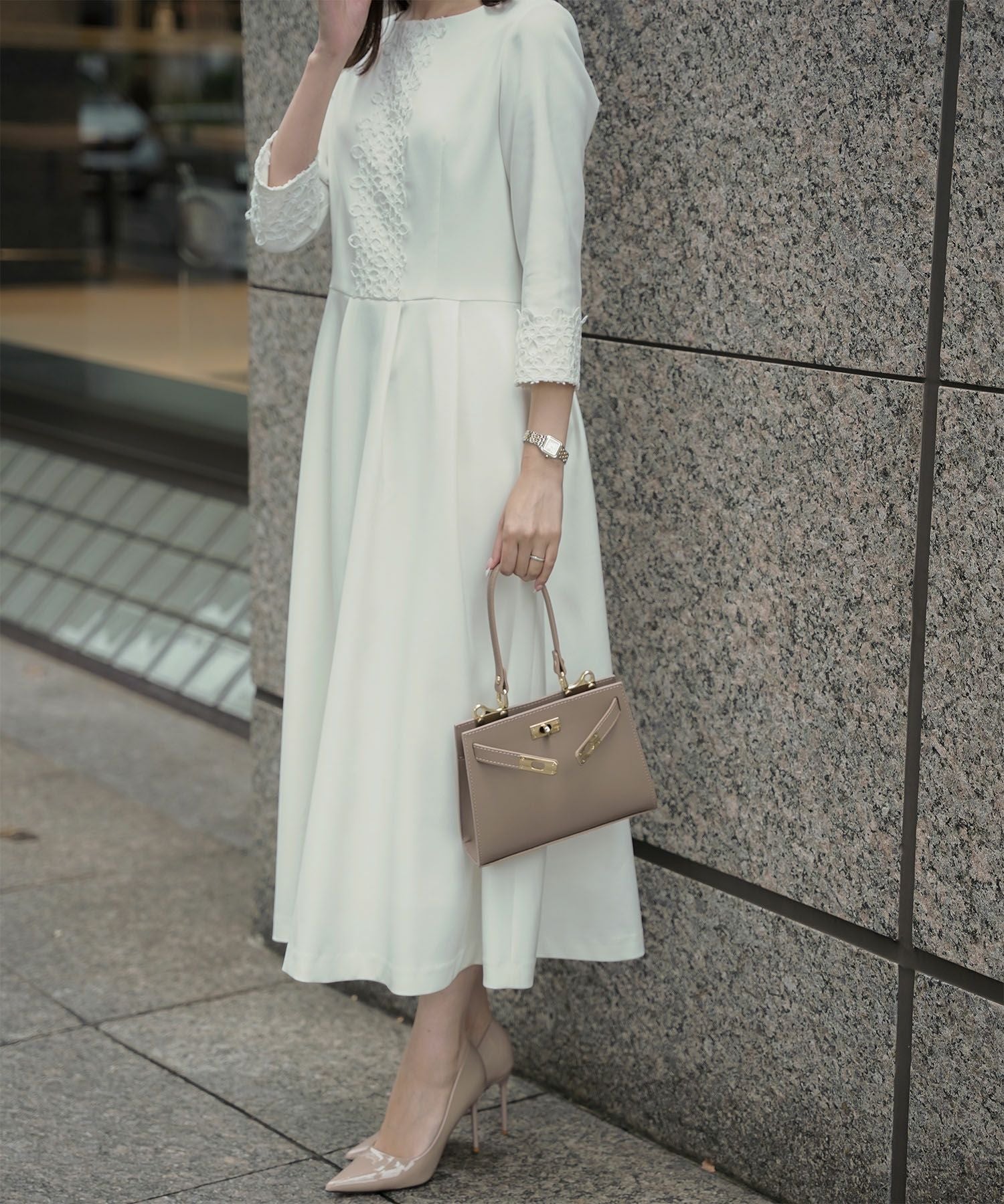 SPRING-SALE レーストリム ダブルクロス ワンピース HUIT 全2色