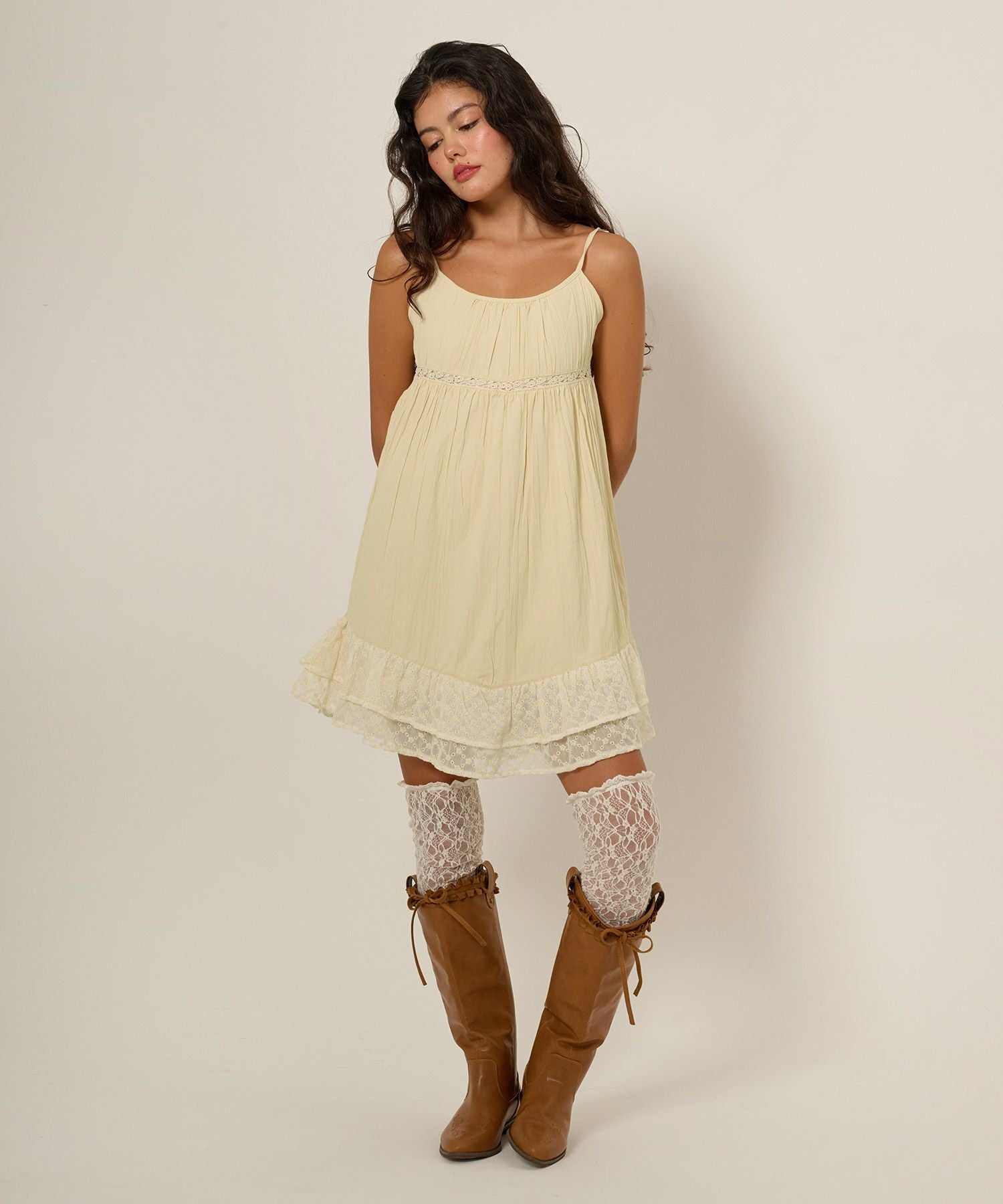 ラウンドネック ヘムフリルキャミワンピース｜20代、学生、休日、通学