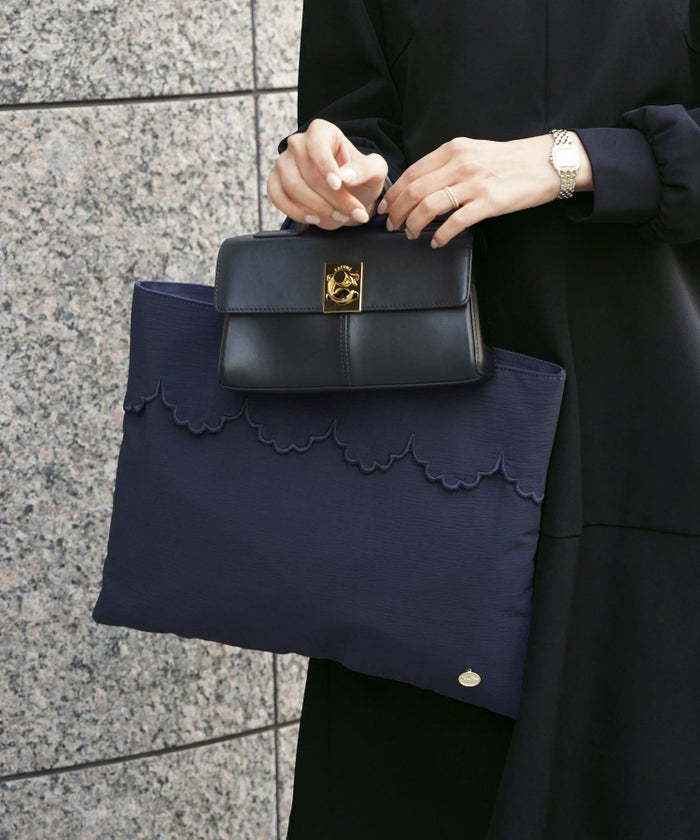 レディース/小物/バッグ/サブバッグ/オケージョン/授業参観/入卒園/入学式/卒業式/A4サイズ/スリッパ入れ/スカラップ/ドット/プリント/刺繍/トレンド/上品/エレガント/フェミニン/かわいい/きれいめ/アイボリー×ブラック/ピンクベージュ×オフ/ネイビー×オフ/ネイビー