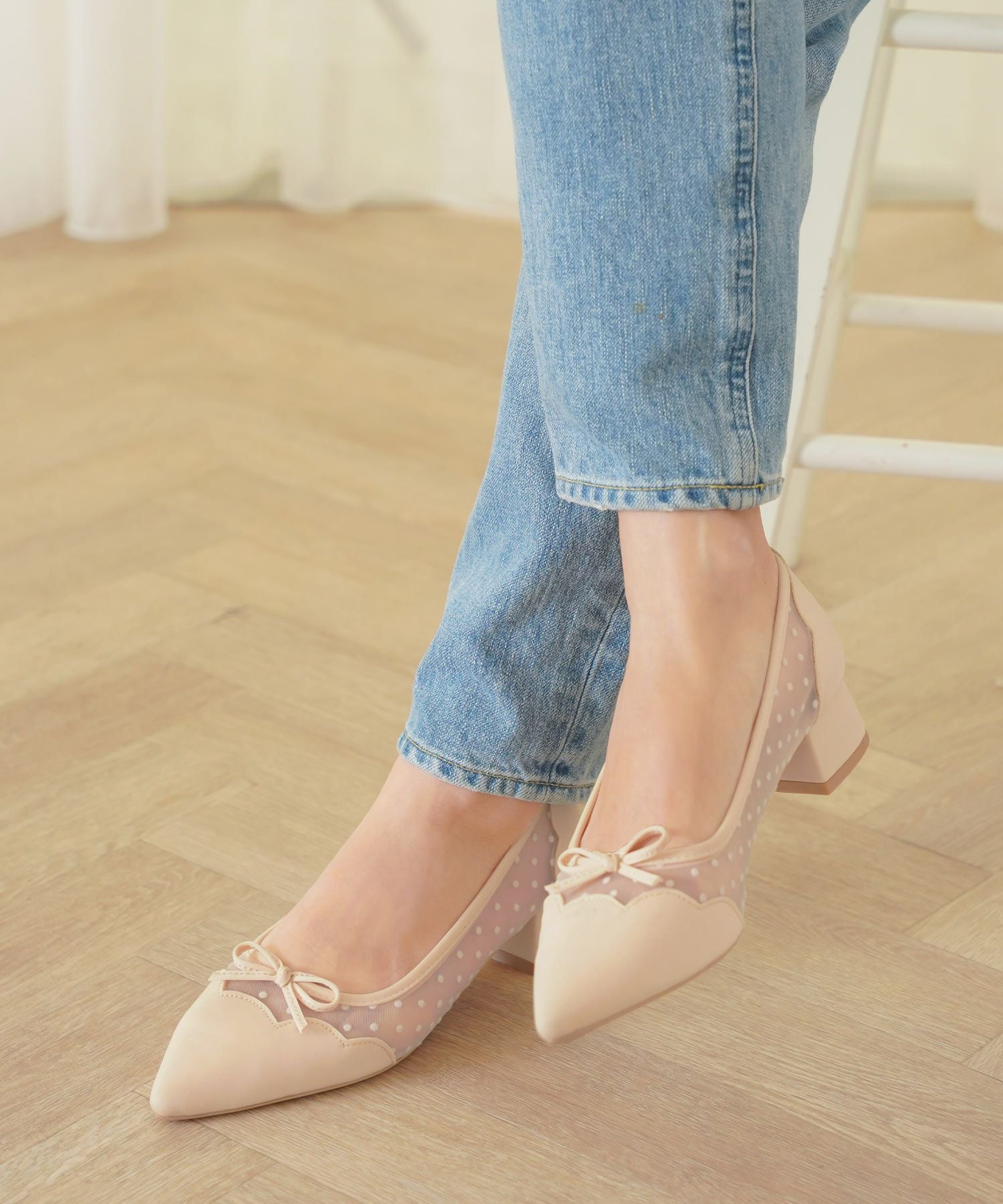 2点以上で半額クーポン対象 スカラップ ドットシアー リボン パンプス