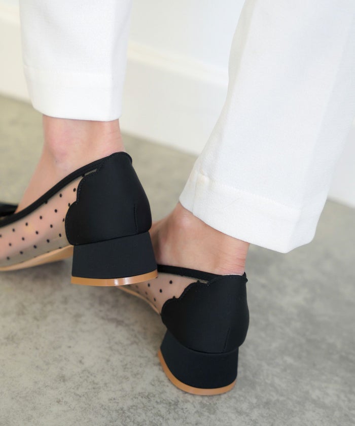 レディース/小物/シューズ/パンプス/靴/ヒール/ローヒール/低め/スカラップ/ドット/フロッキー/リボン/オケージョン/可愛い/上品/エレガント/フェミニン/配色/ベージュ/ブラック/ブラック×ベージュ/バイカラー/黒/足元/シアー/オーガンジー/結婚式/入卒園/入学式/