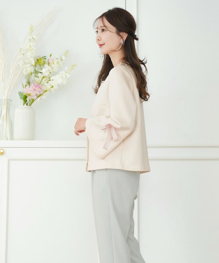 レディース/アウター/トップス/ライトアウター/薄手/カットソー/長袖/フレアスリーブ/ベルスリーブ/バタフライスリーブ/アイボリー/ネイビー/パール/スナップボタン/リボン/グログラン/ミドル丈/コンパクト丈/秋/春/入卒園/オケージョン/授業参観/上品/きれいめ