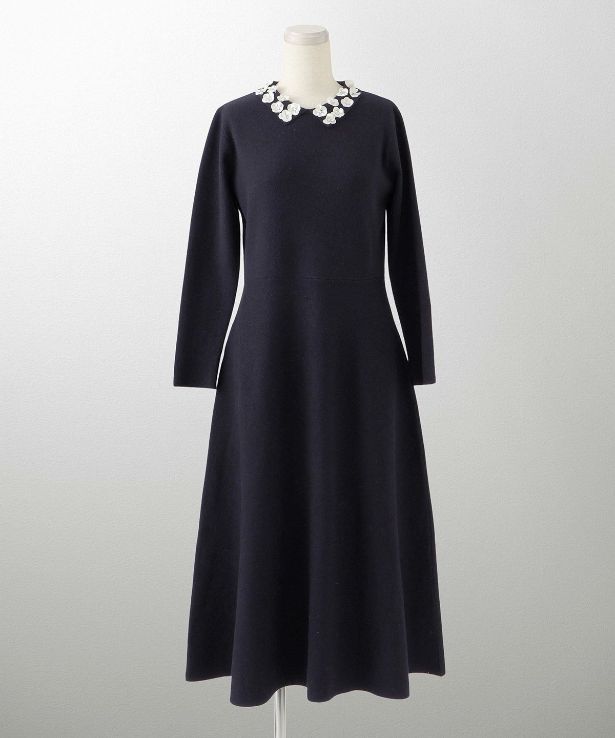 フラワーモチーフ 襟付き ニット ワンピース HUIT ネイビーミックス/アイボリー/ネイビー/ブラック/ミックス