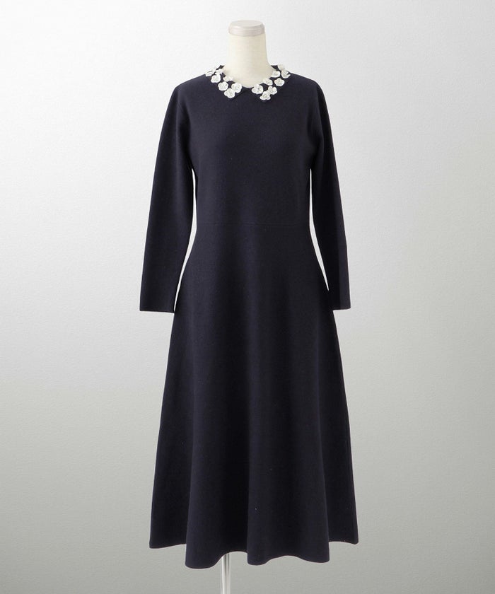 フラワーモチーフ 襟付き ニット ワンピース HUIT ネイビーミックス/アイボリー/ネイビー/ブラック/ミックス