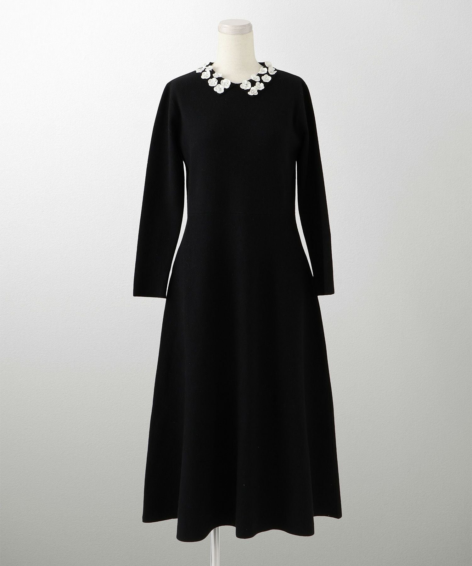 フラワーモチーフ 襟付き ニット ワンピース