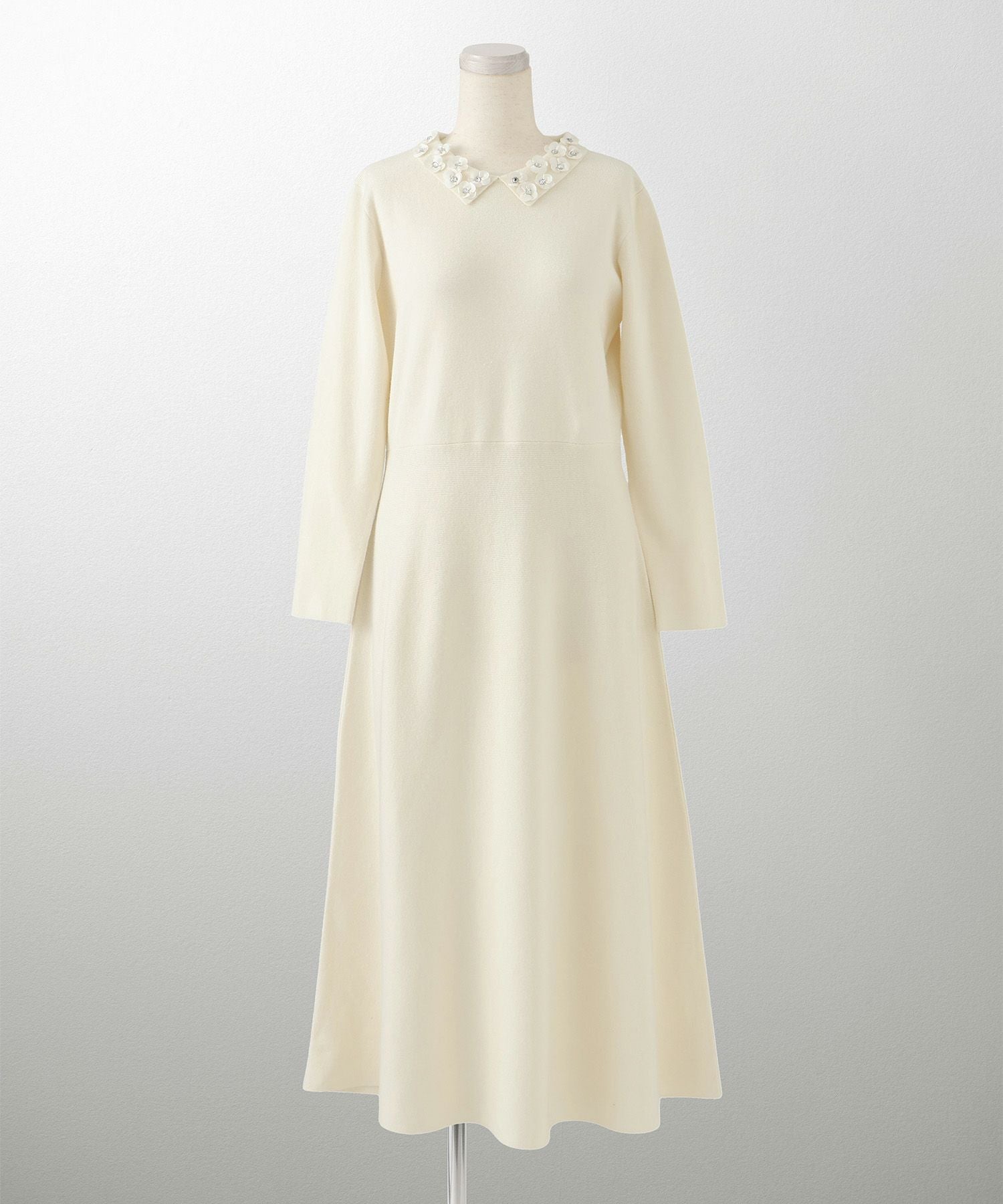 フラワーモチーフ 襟付き ニット ワンピース