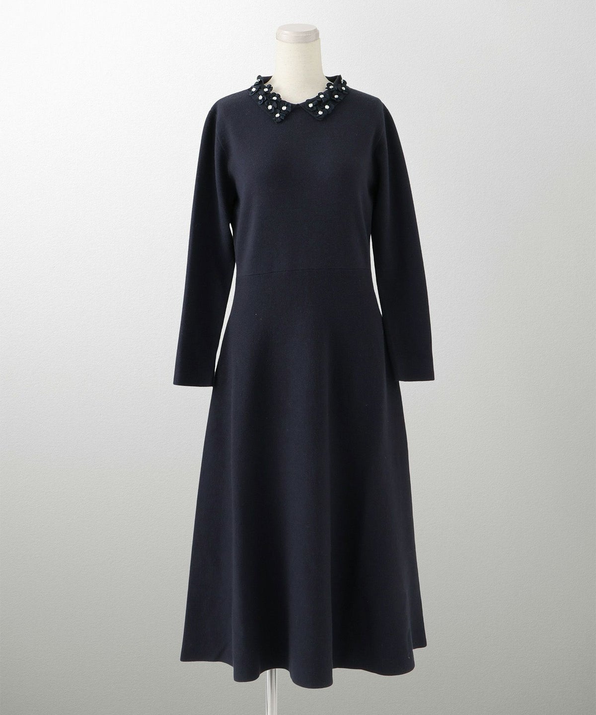 フラワーモチーフ 襟付き ニット ワンピース HUIT ネイビーミックス/アイボリー/ネイビー/ブラック/ミックス