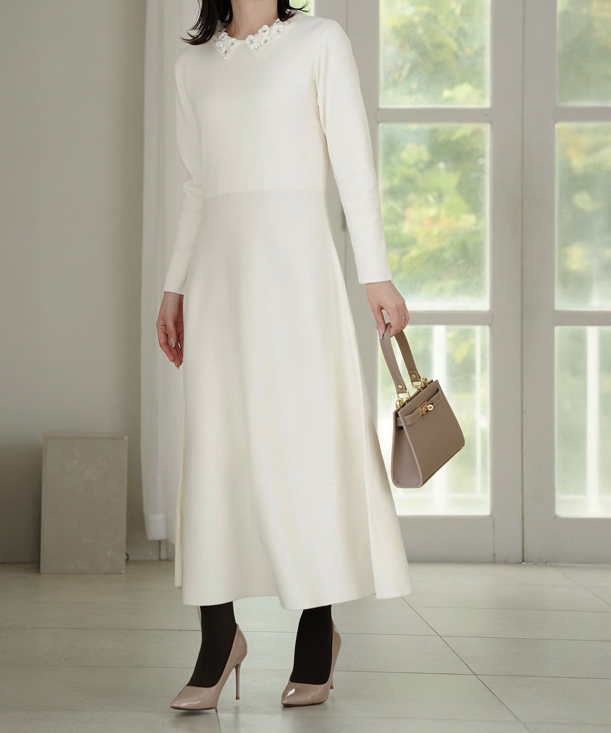 フラワーモチーフ 襟付き ニット ワンピース HUIT ネイビーミックス/アイボリー/ネイビー/ブラック/ミックス