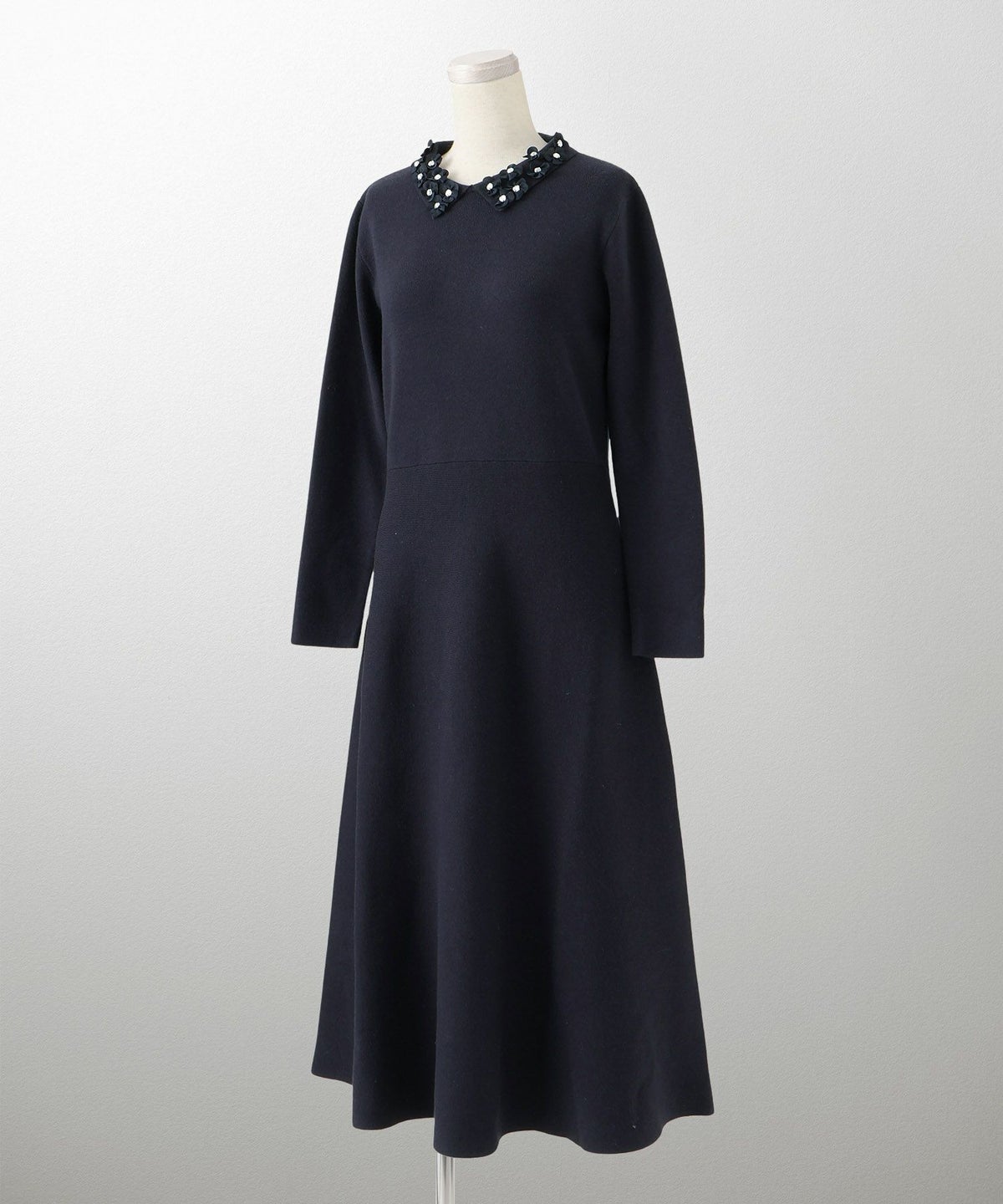 フラワーモチーフ 襟付き ニット ワンピース HUIT ネイビーミックス/アイボリー/ネイビー/ブラック/ミックス