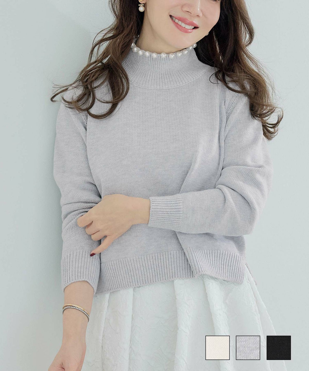 手洗い可ニットレディースきれいめオフィス大人かわいい白黒秋冬あたたかいジョイントスペース パール付きハイネック ニット Liala×PG