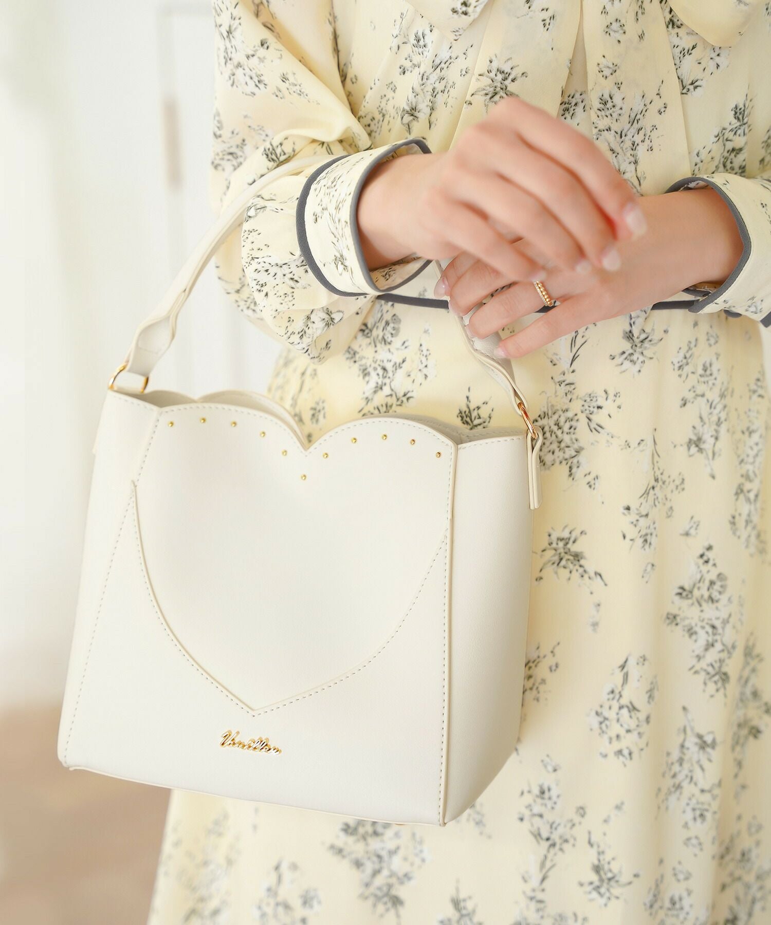 Occasion-SALE ハートモチーフ バッグ ミニハートポーチ セット le