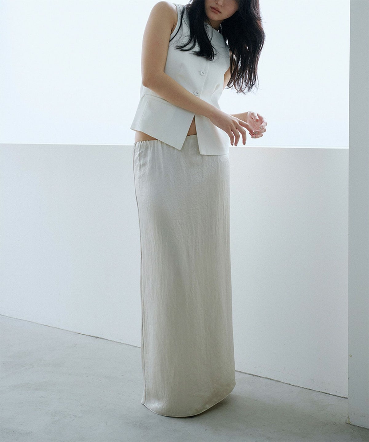 アセテート サテン スカート Iライン 光沢 アイボリー/ブラック/フリー/ロング丈