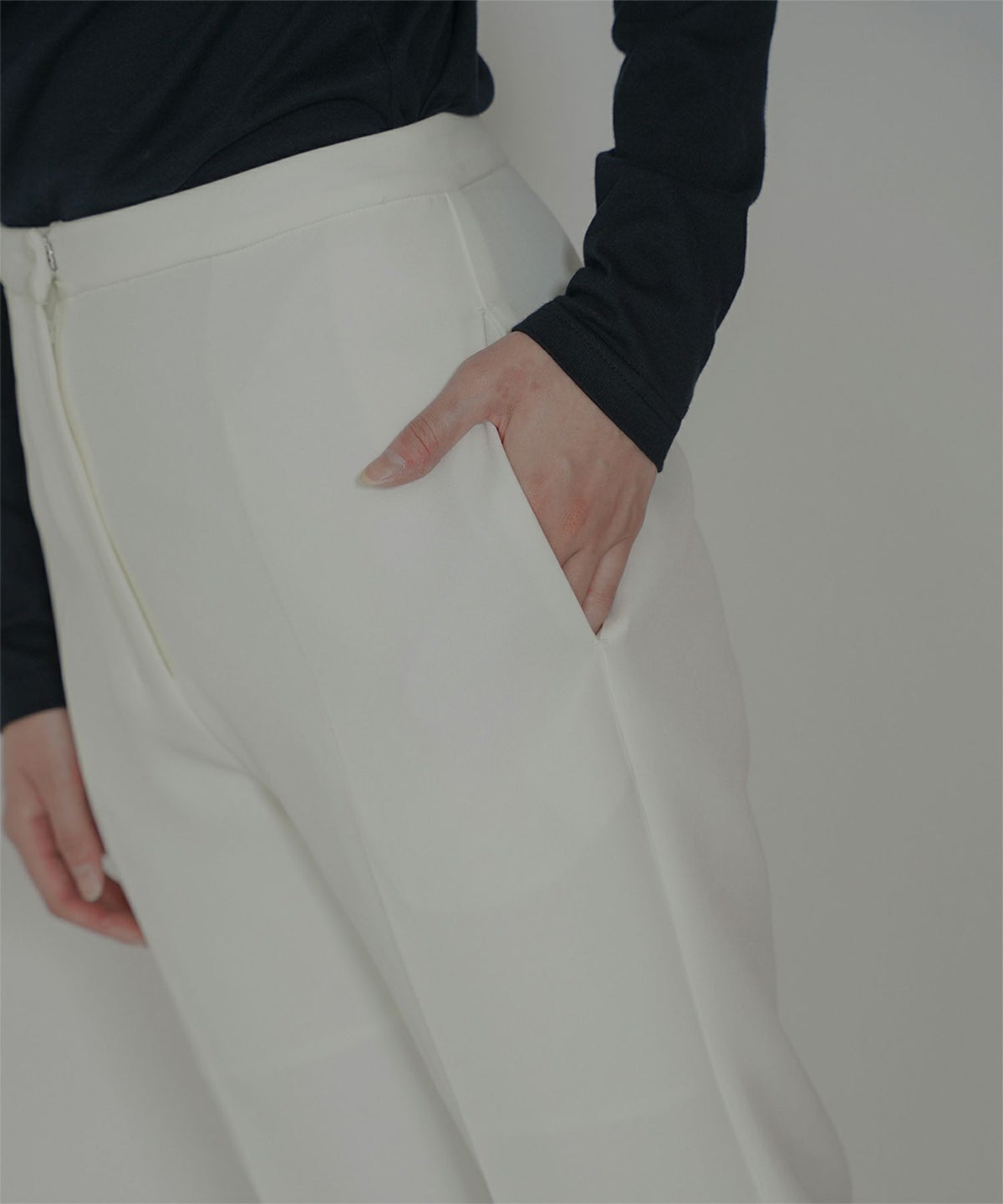 裾フレア セミワイドパンツ センタープレス 美脚 スラッシュポケット ホワイト/ブラック/S/M/ロング丈