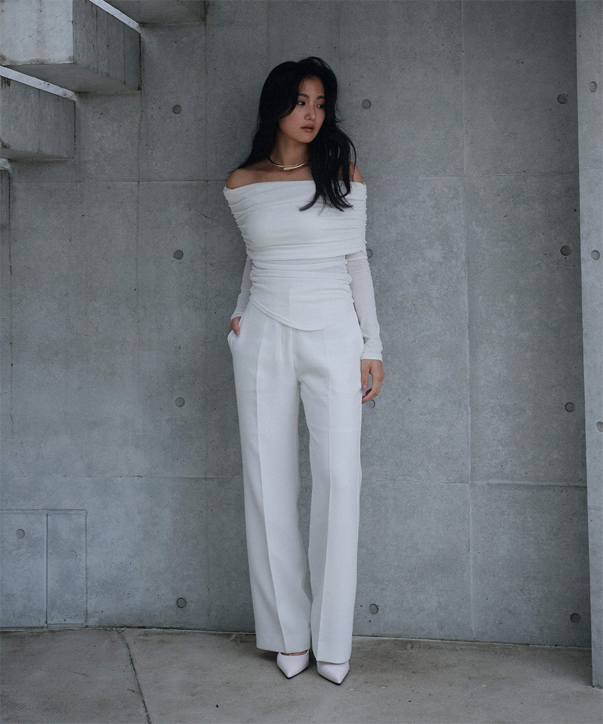 裾フレア セミワイドパンツ センタープレス 美脚 スラッシュポケット ホワイト/ブラック/S/M/ロング丈