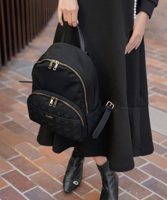 レディース/バッグ/リュック/リュックサック/マザーズ/防災/通勤/おでかけ/ママ/子連れ/おしゃれ/ハート/キルティング/かわいい/デザイン/仕事/大容量/旅行/多機能/ピンクベージュ/ブラック/汚れにくい/撥水/ナイロン/上品/フェミニン/大人