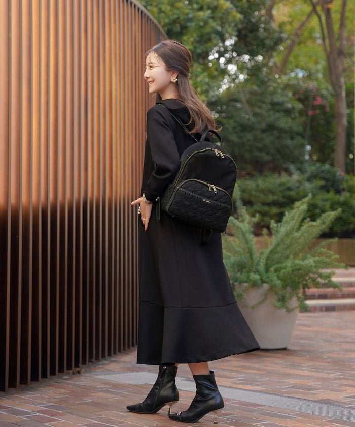 レディース/バッグ/リュック/リュックサック/マザーズ/防災/通勤/おでかけ/ママ/子連れ/おしゃれ/ハート/キルティング/かわいい/デザイン/仕事/大容量/旅行/多機能/ピンクベージュ/ブラック/汚れにくい/撥水/ナイロン/上品/フェミニン/大人