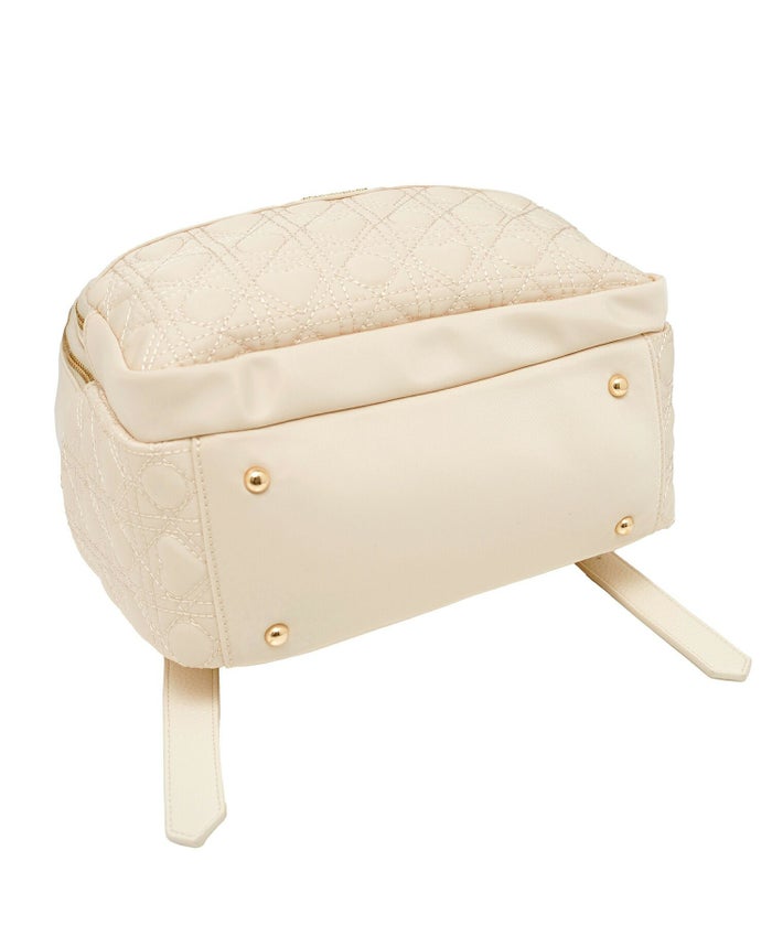 レディース/バッグ/リュック/リュックサック/マザーズ/防災/通勤/おでかけ/ママ/子連れ/おしゃれ/ハート/キルティング/かわいい/デザイン/仕事/大容量/旅行/多機能/ピンクベージュ/ブラック/汚れにくい/撥水/ナイロン/上品/フェミニン/大人