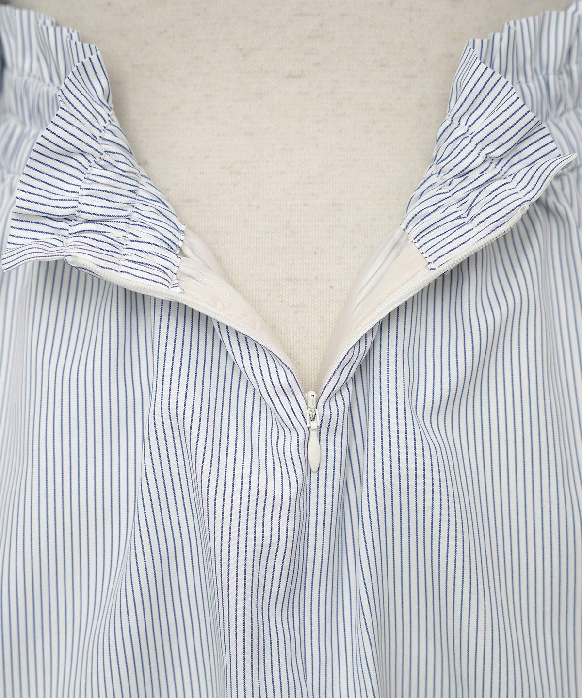 レディース/ボトムス/スカート/フレアスカート/ストライプ柄/刺繍/ロゴ/タック/ポケット/清涼感/春/夏/リボン/ピンク/サックス