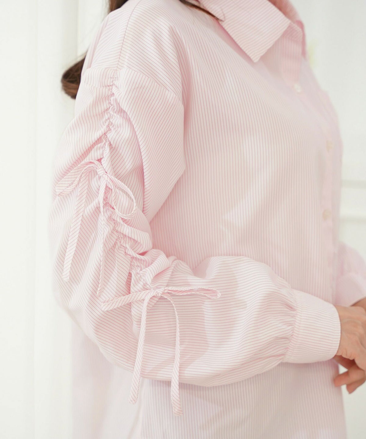 レディース/シャツ/ブラウス/襟/刺繍/リボン/春/夏/パワショル/ハート/ストライプ/カジュアル/ギャザー/ポケット/涼し気/サックス/ピンク/可愛い/フェミニン