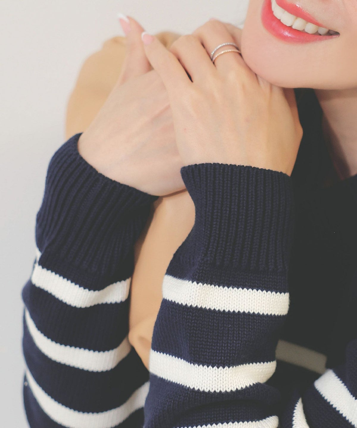 手洗い可トップスレディースニット春秋かわいいオフィスきれいめピンク大人ジョイントスペース