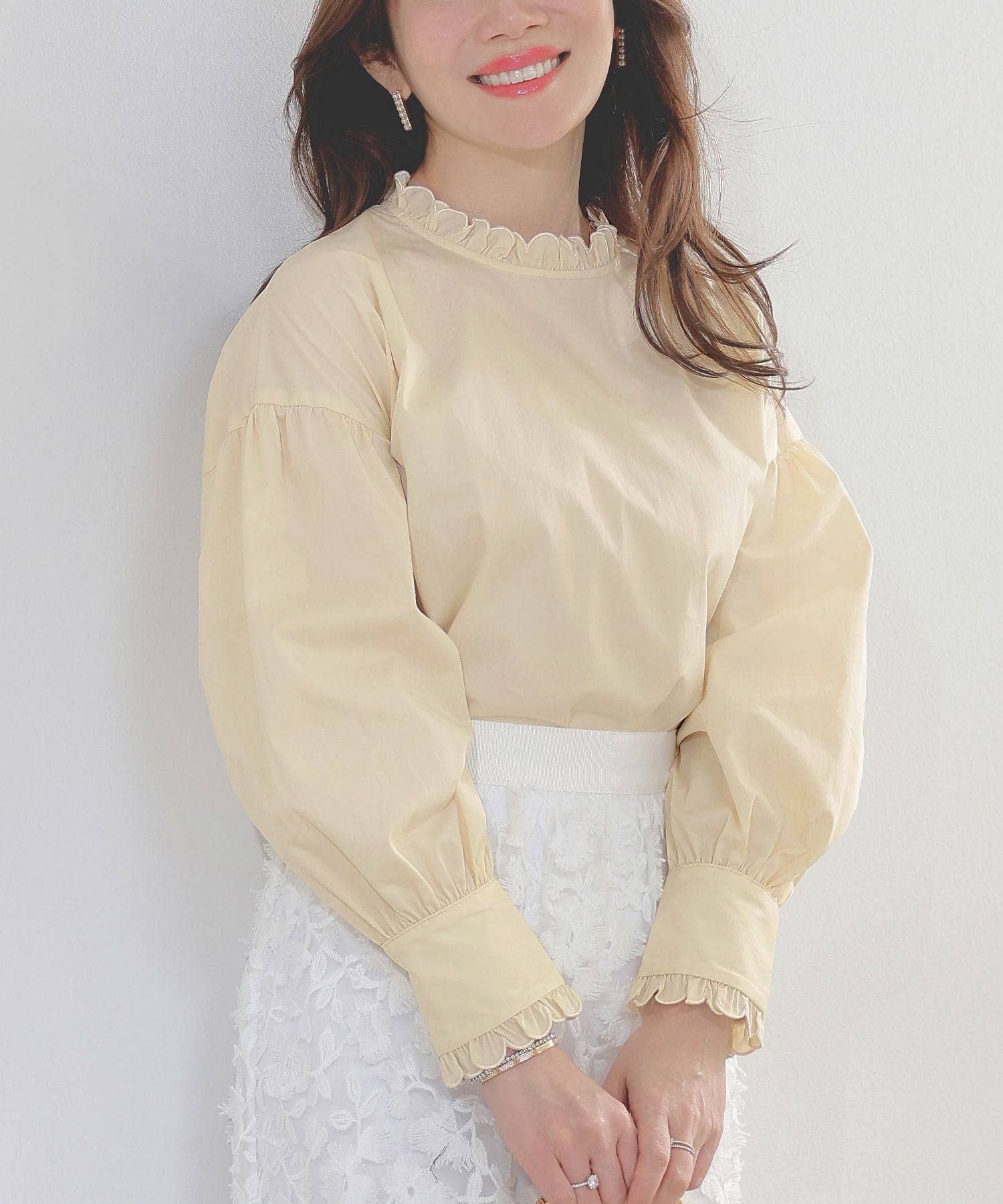 SPRING-SALE スカラップ フリル襟 ブラウス Liala×PG 全2色｜lpg811