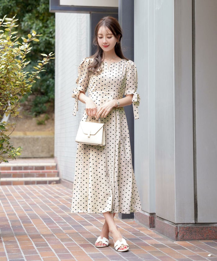 レディース/ワンピース/リネン/麻/袖リボン/リボン/デザイン/フロントファスナー/授乳/ママ/デイリー/お出かけ/普段/日常/ランチ/春/夏/ドット柄/ドット/プリント/アイボリー/ダスティピンク/ブラック/フェミニン/上品/エレガント/かわいい/大人