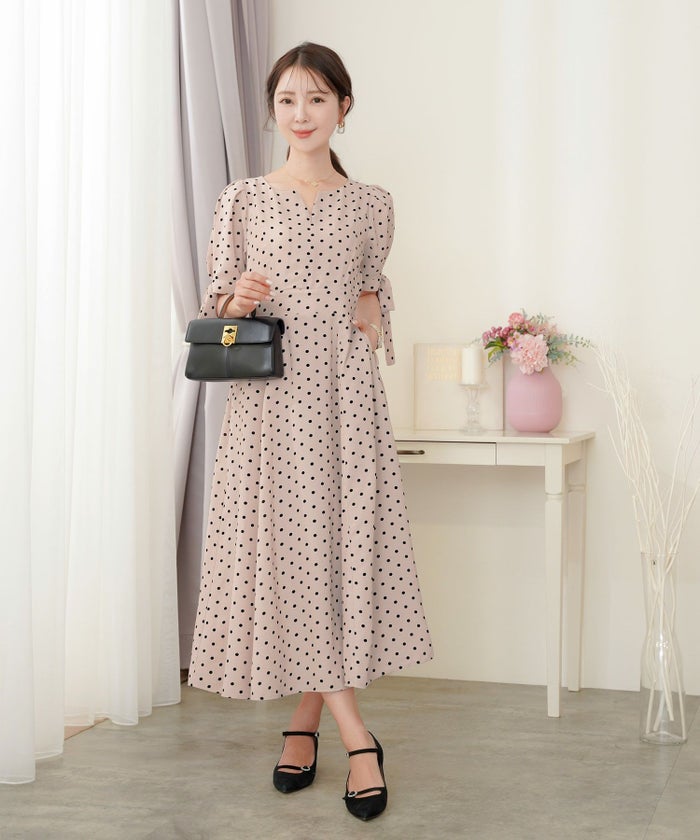 レディース/ワンピース/リネン/麻/袖リボン/リボン/デザイン/フロントファスナー/授乳/ママ/デイリー/お出かけ/普段/日常/ランチ/春/夏/ドット柄/ドット/プリント/アイボリー/ダスティピンク/ブラック/フェミニン/上品/エレガント/かわいい/大人