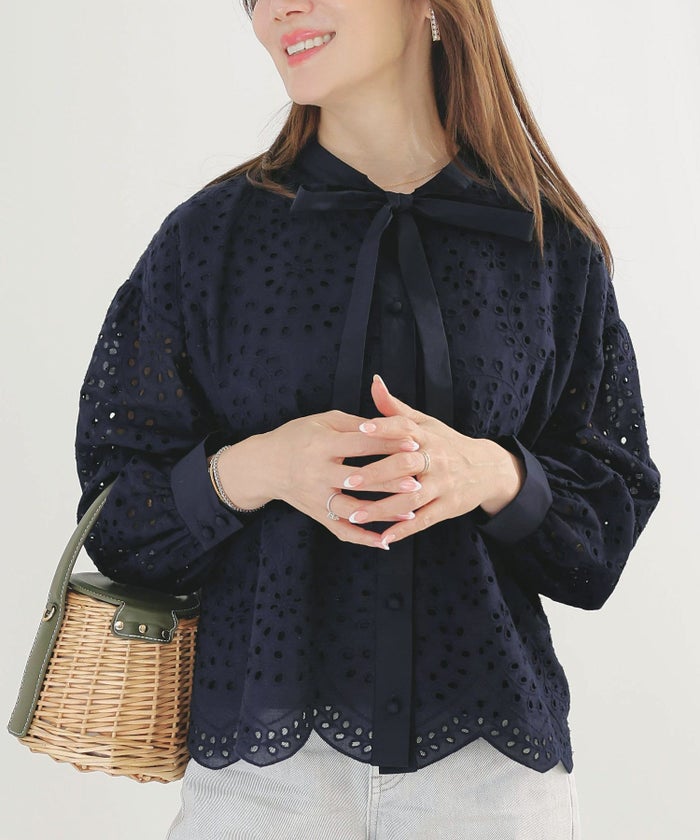 手洗い可体型カバーオフィス裾カットくるみ釦おしゃれフェミニン上品大人可愛いきれいめ春白黒ジョイントスペース