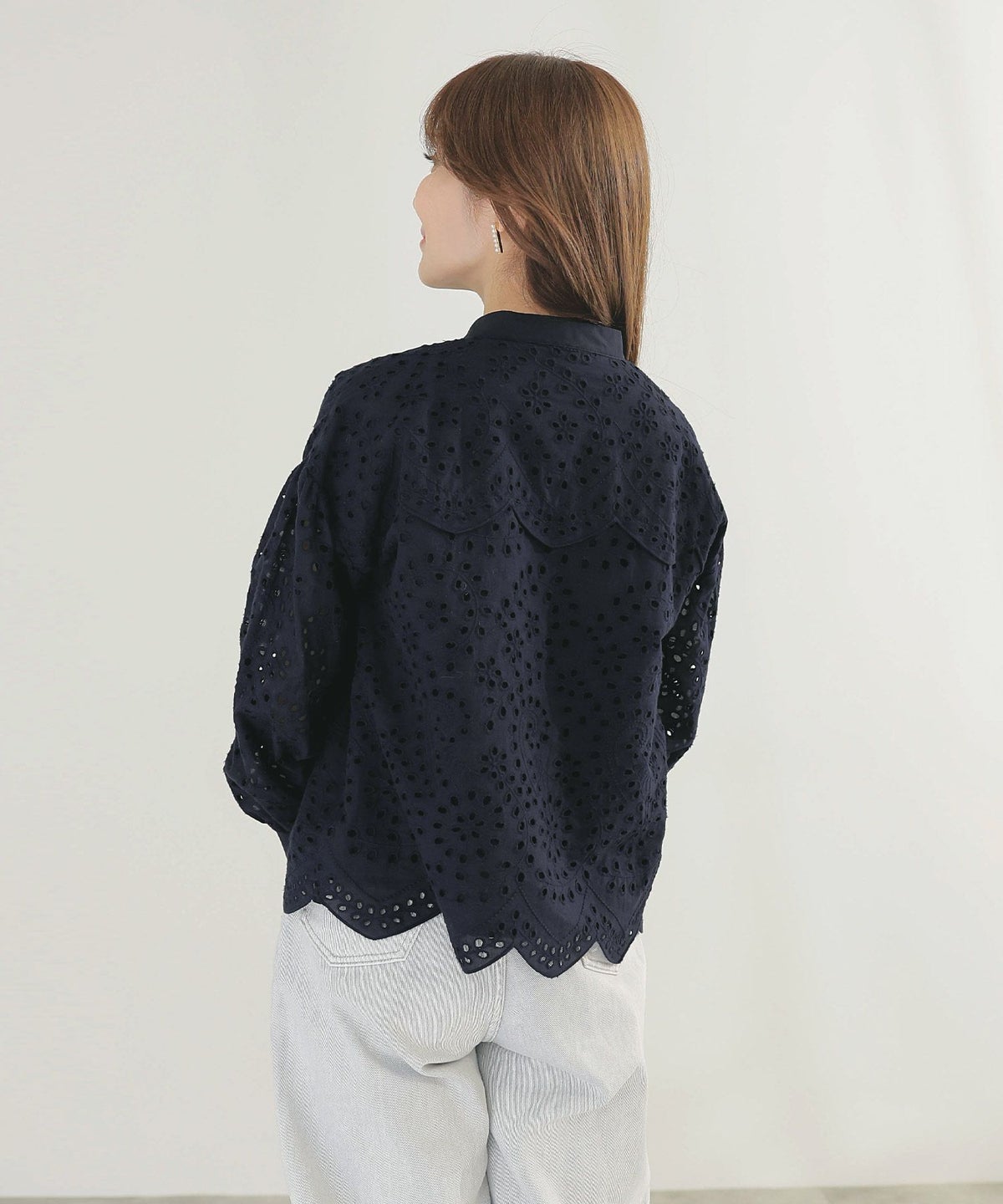 手洗い可体型カバーオフィス裾カットくるみ釦おしゃれフェミニン上品大人可愛いきれいめ春白黒ジョイントスペース