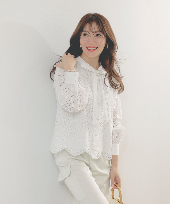 手洗い可体型カバーオフィス裾カットくるみ釦おしゃれフェミニン上品大人可愛いきれいめ春白黒ジョイントスペース