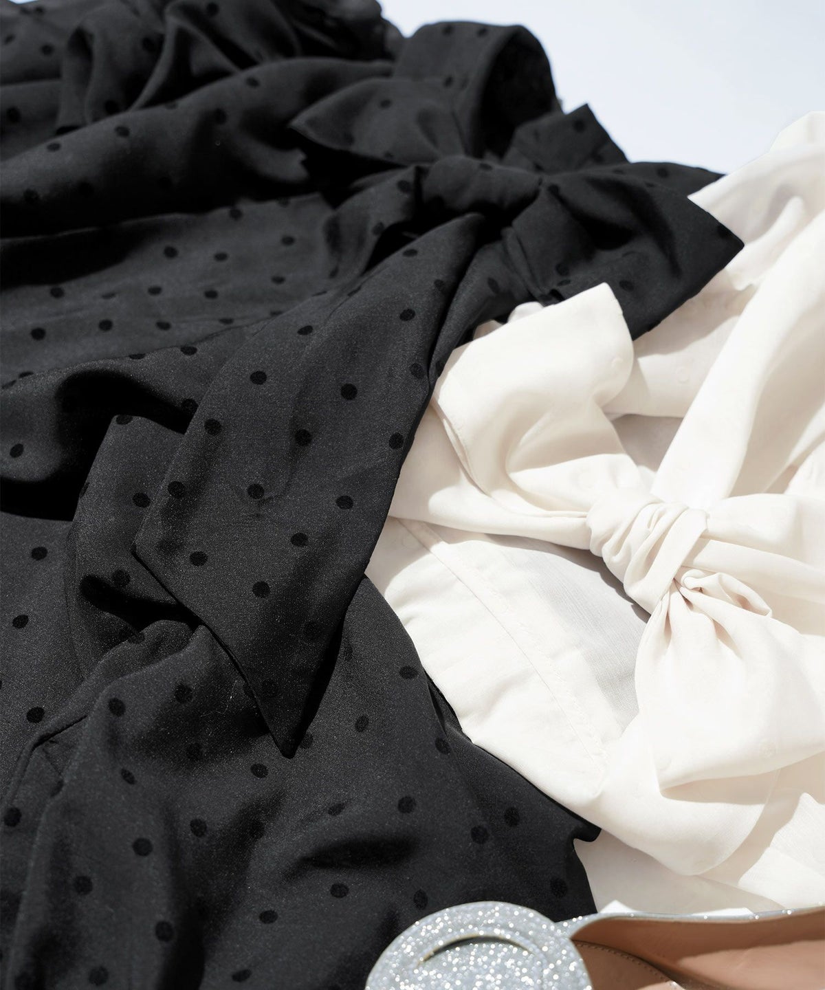 手洗い可オケージョンオフィス学校行事おしゃれフェミニン透け感上品きれいめ長袖白黒ジョイントスペース