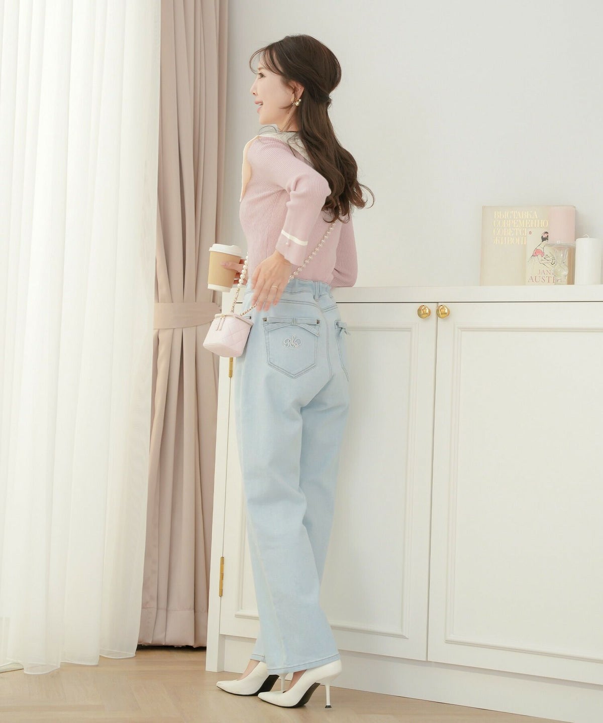 レディース/ボトムス/パンツ/デニムパンツ/ウエスト調整/ゴム/伸縮性/ストレッチ/刺繍/リボン/ライトブルー/ピンク/インディゴ/ネイビー/トレンド/ポケット/フルレングス/カジュアル/フェミニン/エレガント/上品/ママ/公園/夏/春/秋/冬/オールシーズン/かわいい