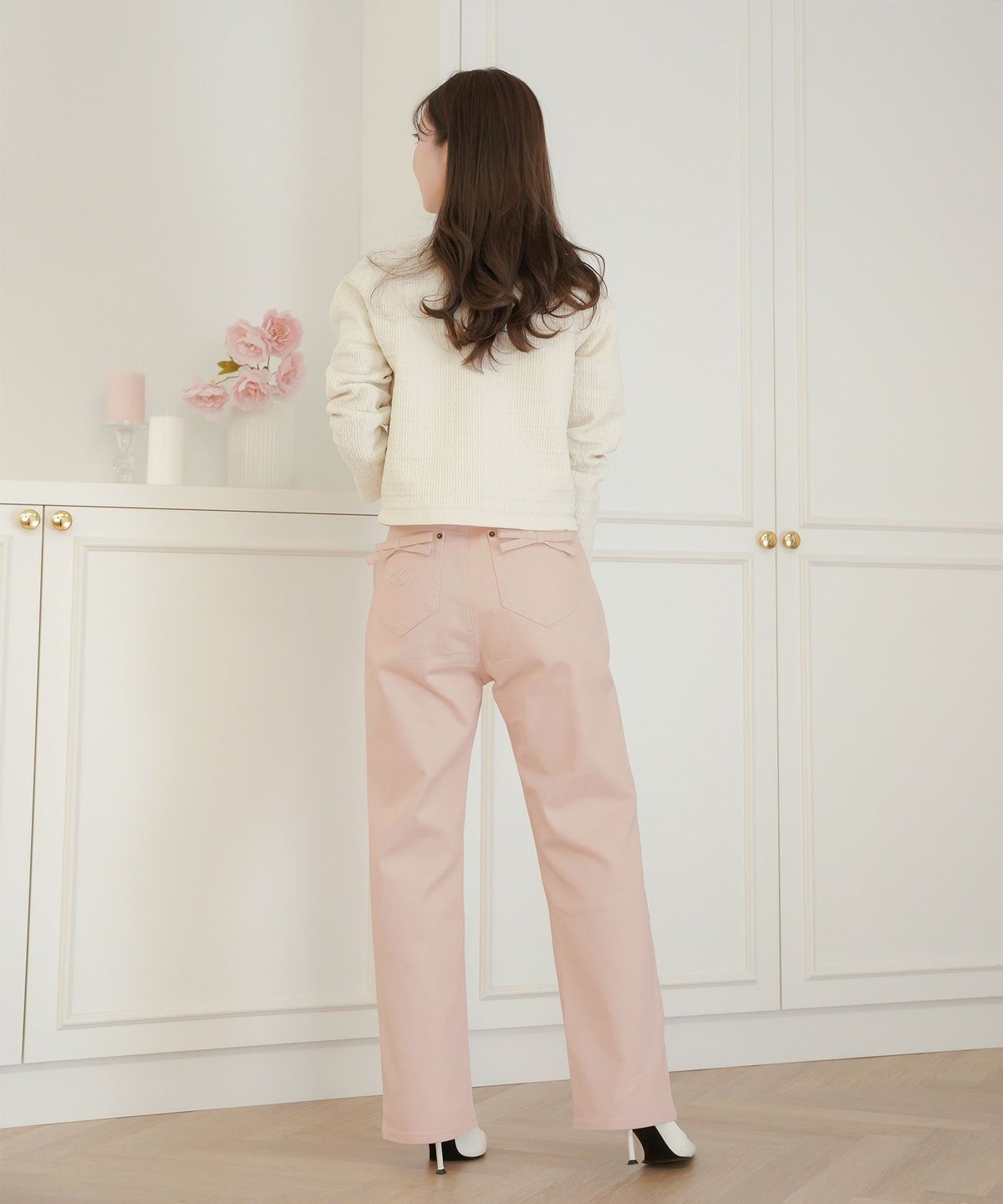 レディース/ボトムス/パンツ/デニムパンツ/ウエスト調整/ゴム/伸縮性/ストレッチ/刺繍/リボン/ライトブルー/ピンク/インディゴ/ネイビー/トレンド/ポケット/フルレングス/カジュアル/フェミニン/エレガント/上品/ママ/公園/夏/春/秋/冬/オールシーズン/かわいい