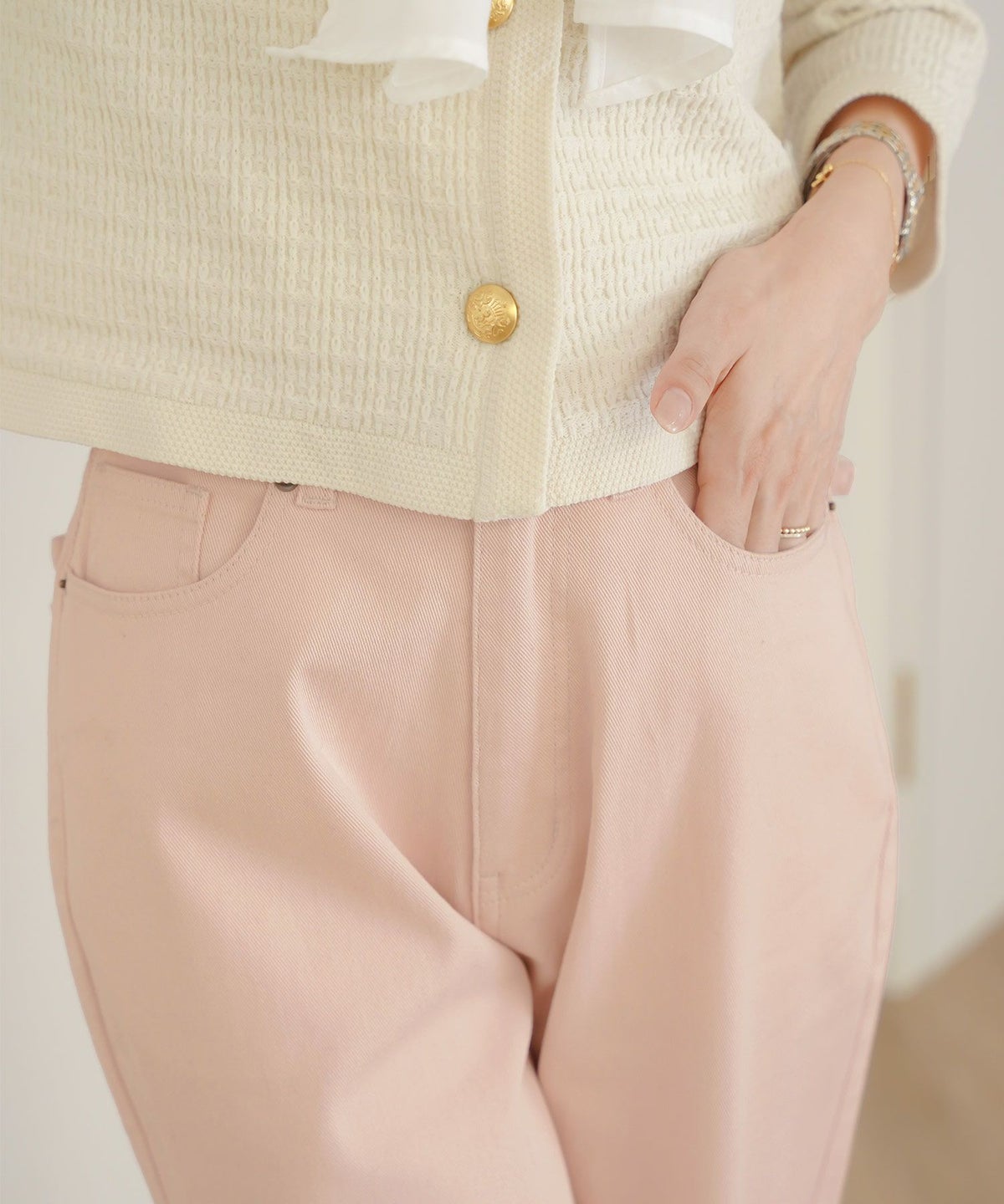 レディース/ボトムス/パンツ/デニムパンツ/ウエスト調整/ゴム/伸縮性/ストレッチ/刺繍/リボン/ライトブルー/ピンク/インディゴ/ネイビー/トレンド/ポケット/フルレングス/カジュアル/フェミニン/エレガント/上品/ママ/公園/夏/春/秋/冬/オールシーズン/かわいい