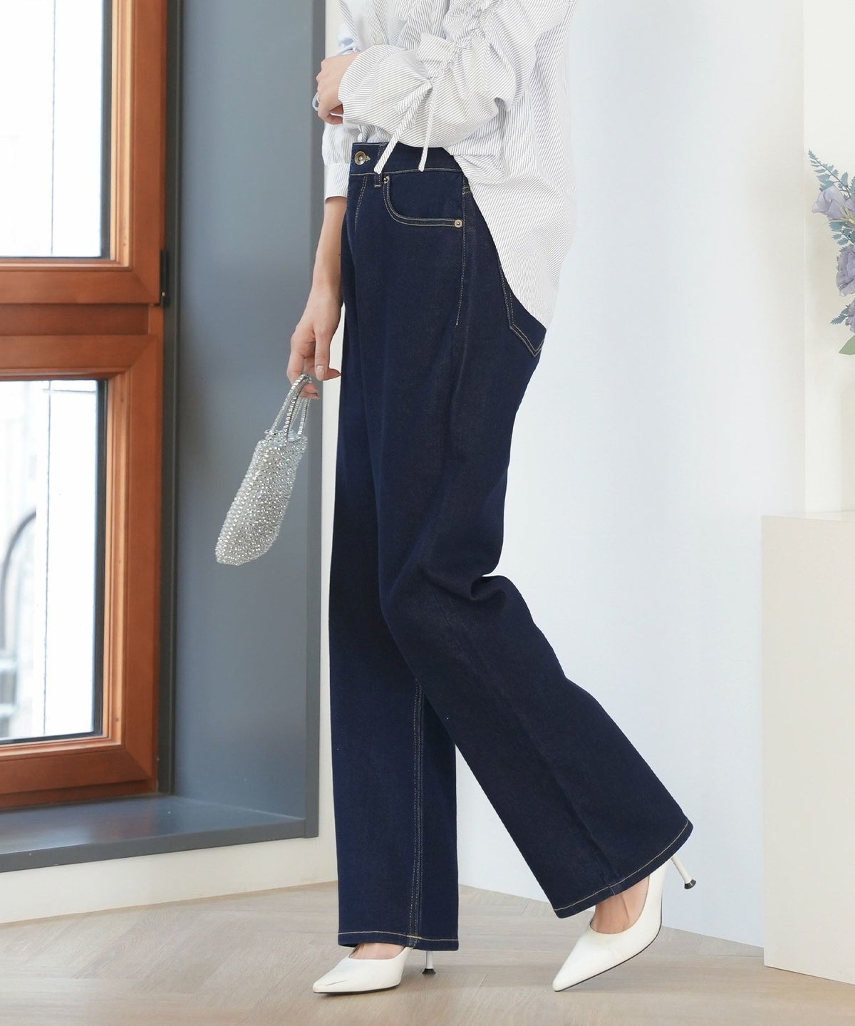 レディース/ボトムス/パンツ/デニムパンツ/ウエスト調整/ゴム/伸縮性/ストレッチ/刺繍/リボン/ライトブルー/ピンク/インディゴ/ネイビー/トレンド/ポケット/フルレングス/カジュアル/フェミニン/エレガント/上品/ママ/公園/夏/春/秋/冬/オールシーズン/かわいい