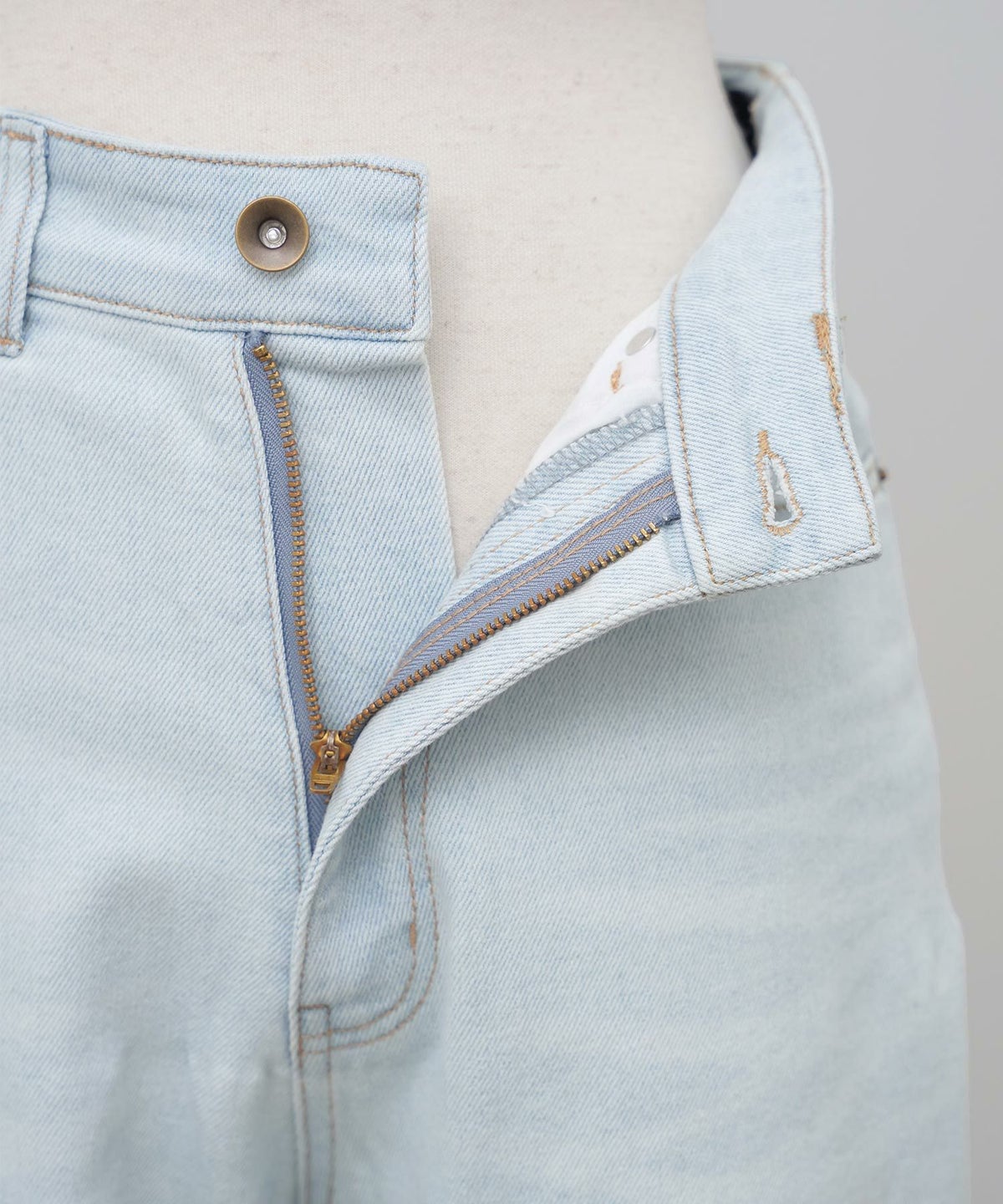 レディース/ボトムス/パンツ/デニムパンツ/ウエスト調整/ゴム/伸縮性/ストレッチ/刺繍/リボン/ライトブルー/ピンク/インディゴ/ネイビー/トレンド/ポケット/フルレングス/カジュアル/フェミニン/エレガント/上品/ママ/公園/夏/春/秋/冬/オールシーズン/かわいい