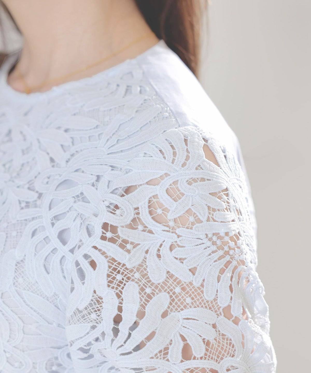 新色追加 手洗い可 オフィス おしゃれ フェミニン 透け感 涙開き カフス 上品 きれいめ 長袖 白 ジョイントスペース