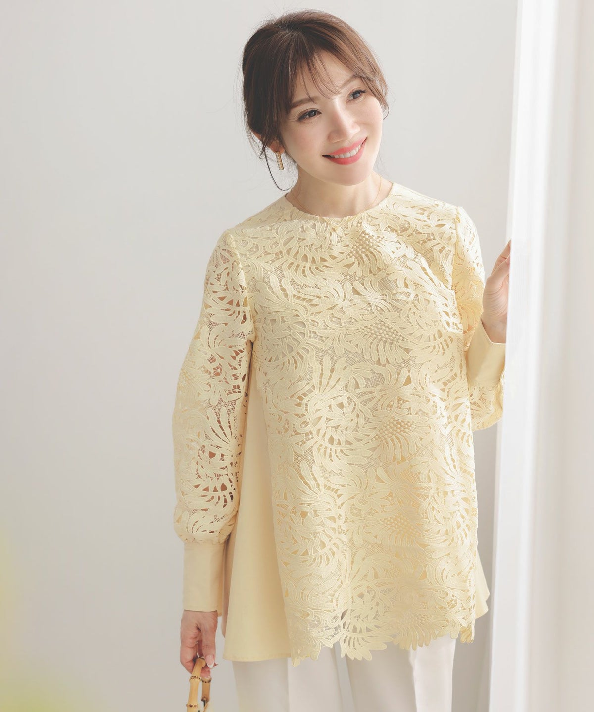 新色追加 手洗い可 オフィス おしゃれ フェミニン 透け感 涙開き カフス 上品 きれいめ 長袖 白 ジョイントスペース