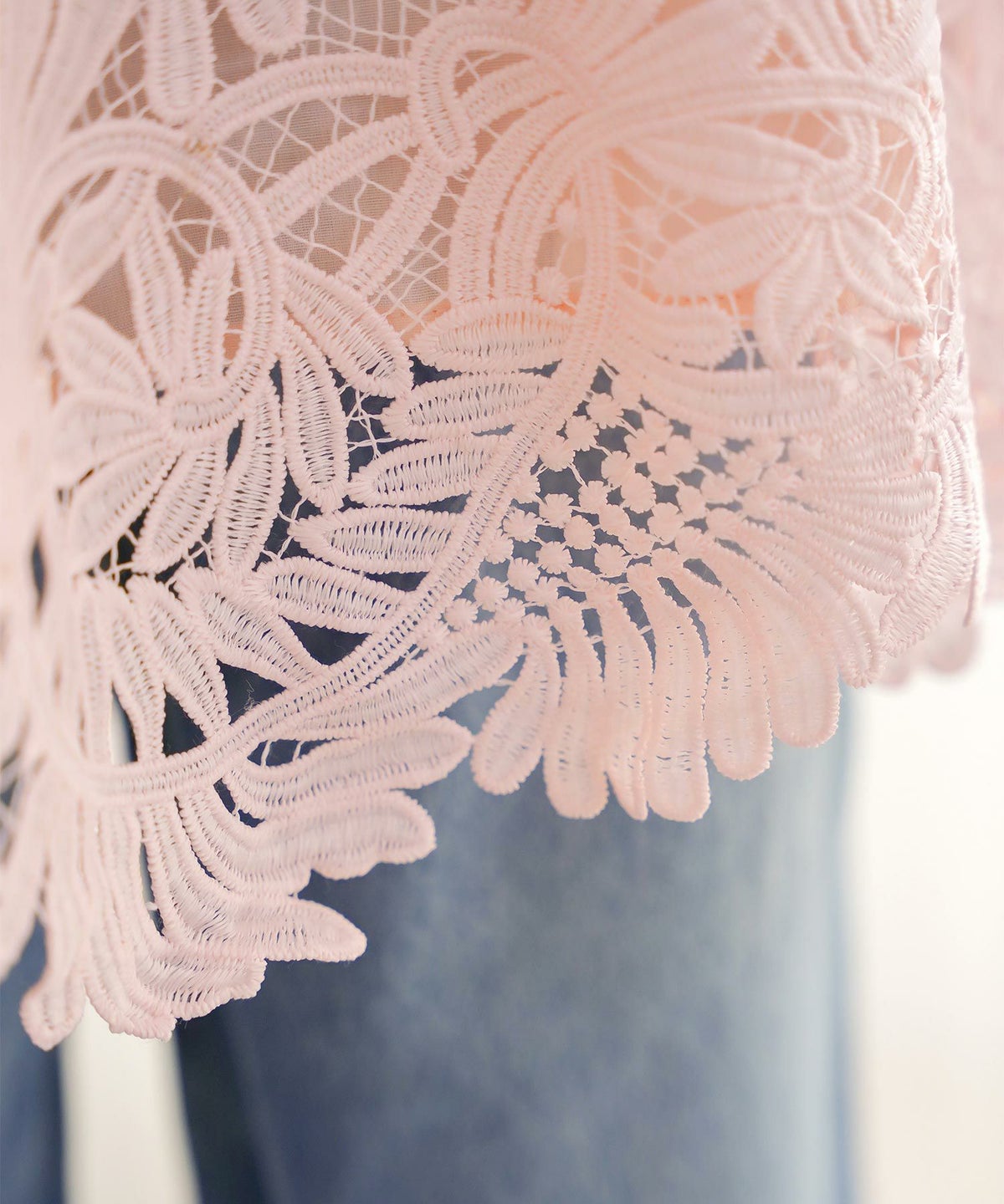 新色追加 手洗い可 オフィス おしゃれ フェミニン 透け感 涙開き カフス 上品 きれいめ 長袖 白 ジョイントスペース