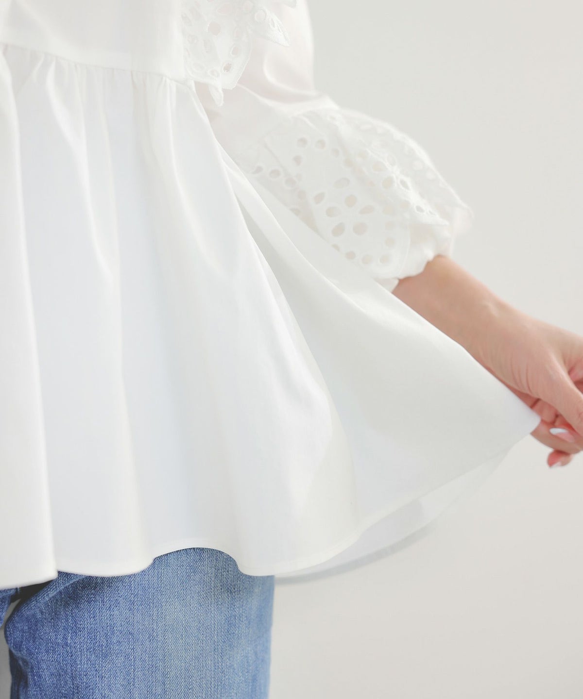 手洗い可体型カバーイレヘムフリルおしゃれフェミニン上品大人可愛いきれいめ春白ジョイントスペース