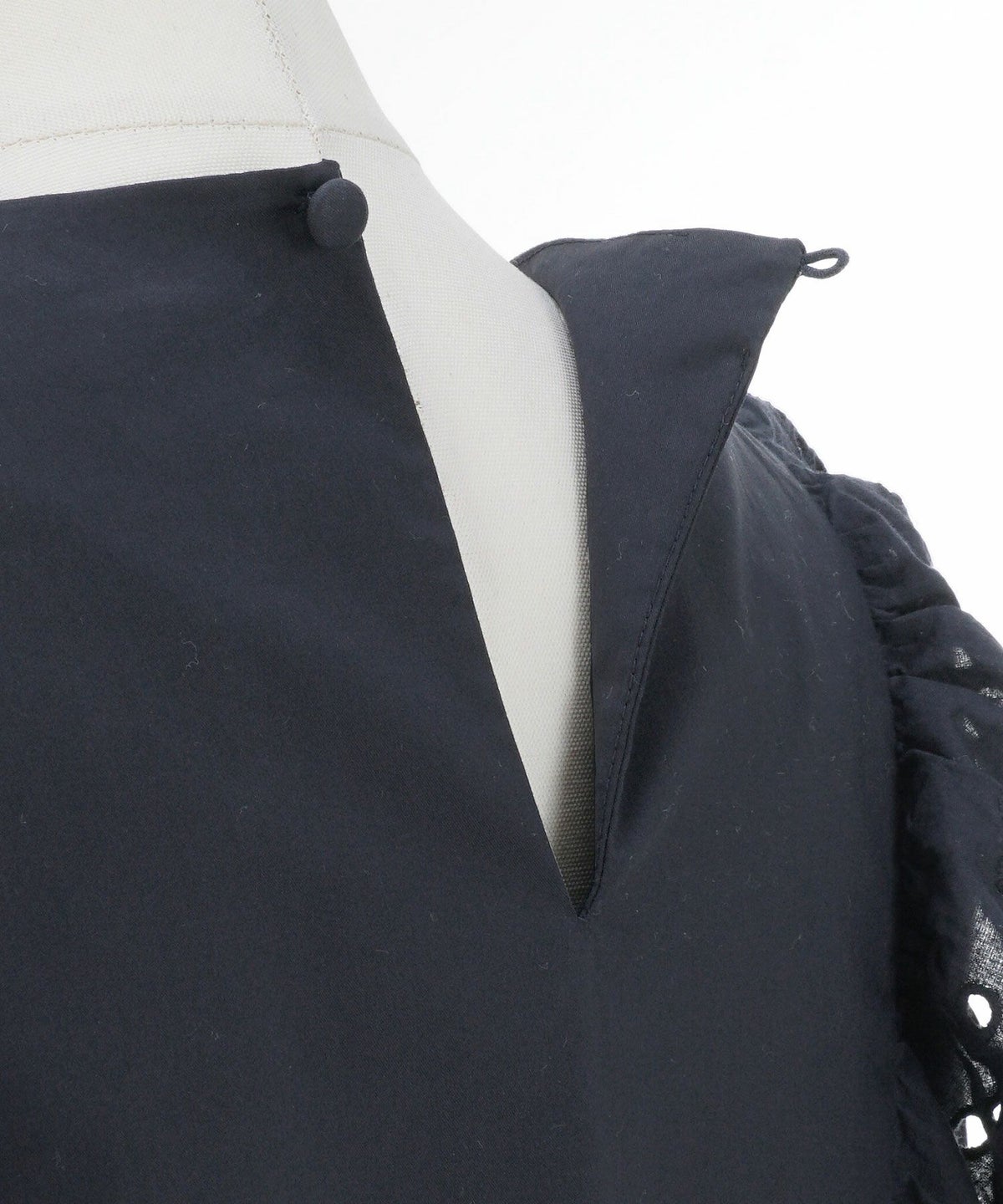 手洗い可体型カバーイレヘムフリルおしゃれフェミニン上品大人可愛いきれいめ春白ジョイントスペース