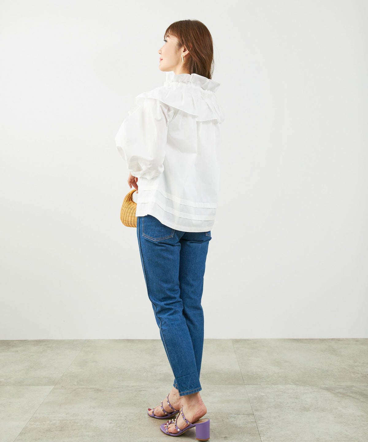 手洗い可体型カバーオフィスおしゃれフェミニン上品大人可愛いきれいめ春白黒ジョイントスペース