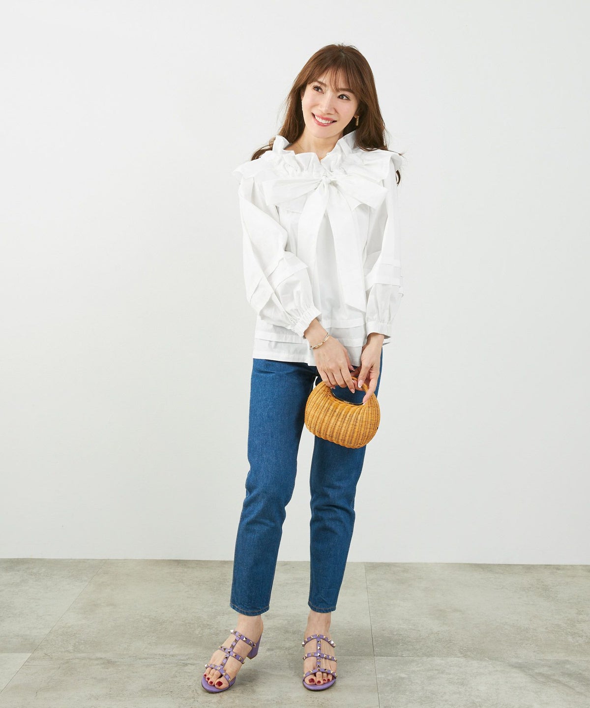 手洗い可体型カバーオフィスおしゃれフェミニン上品大人可愛いきれいめ春白黒ジョイントスペース