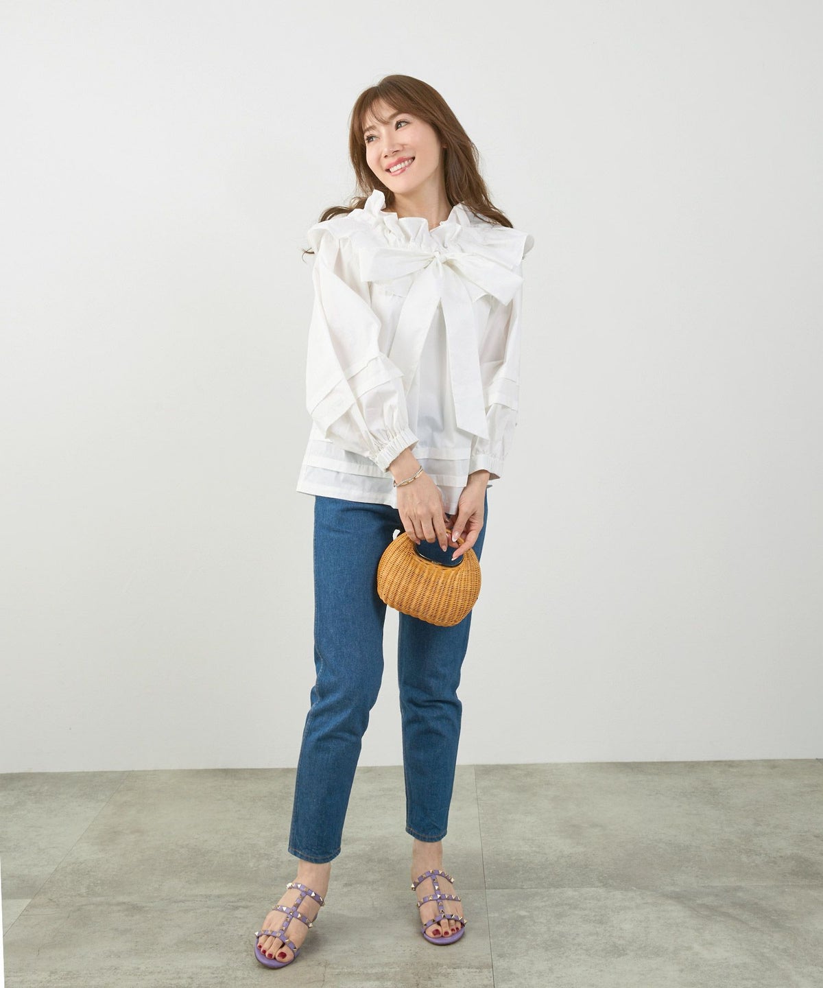 手洗い可体型カバーオフィスおしゃれフェミニン上品大人可愛いきれいめ春白黒ジョイントスペース