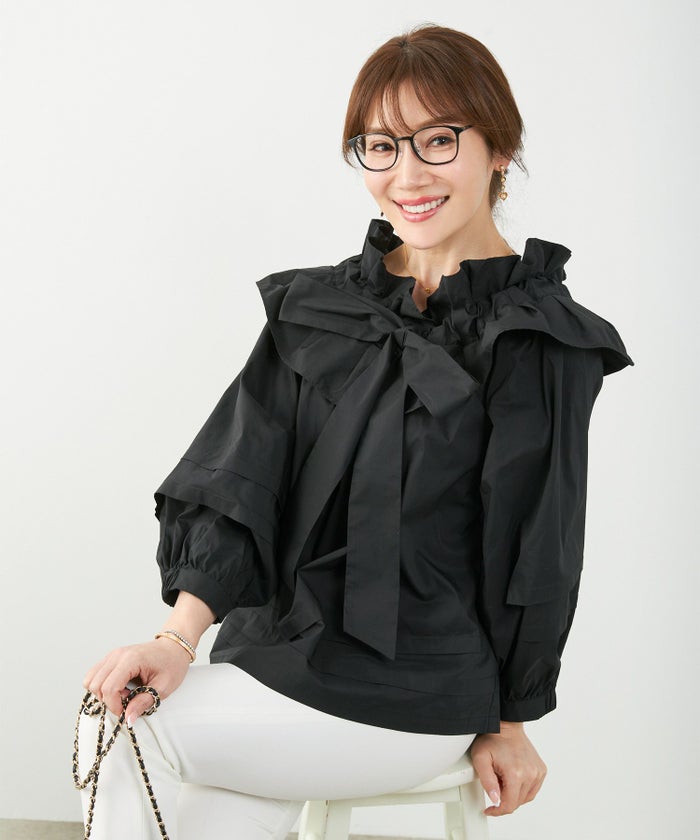 手洗い可体型カバーオフィスおしゃれフェミニン上品大人可愛いきれいめ春白黒ジョイントスペース