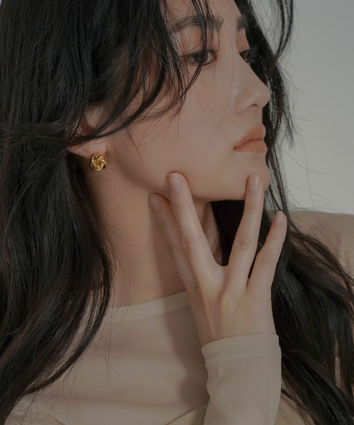 ツイスト デザイン ピアス KINO THE KEI