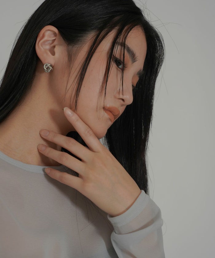 ツイスト デザイン ピアス KINO THE KEI