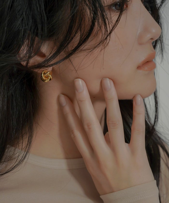 ツイスト デザイン ピアス KINO THE KEI