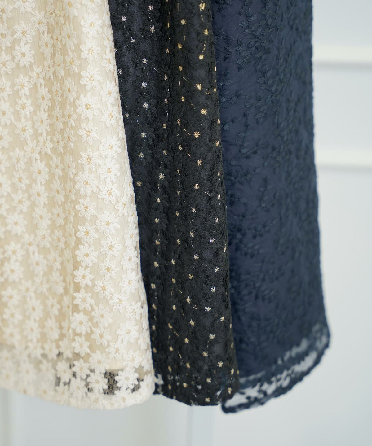 セレクトスカートフレアロングレース白黒ウエストゴム春かわいいコーデきれいめジョイントスペース